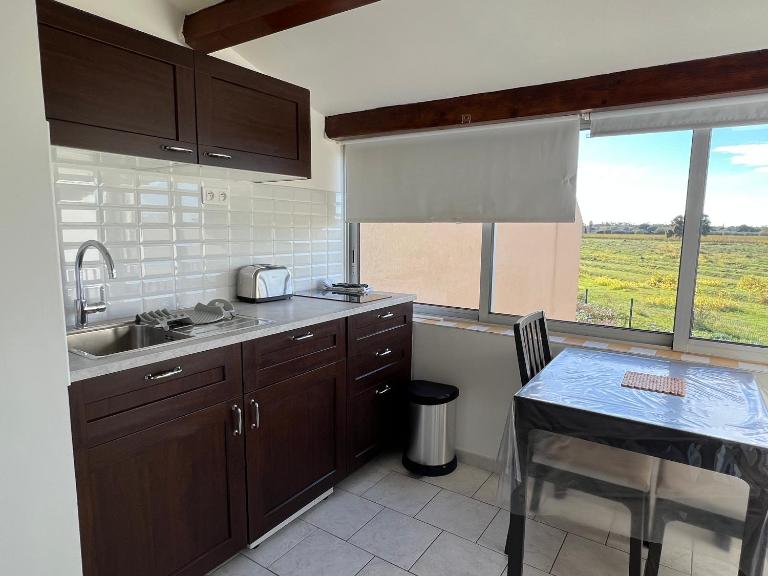 Joli studio très clair à proximité mer pour 3 personnes - B&B La Londe-les-Maures