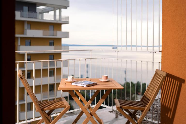 Mannequin - Contemporary apartment with garage, sea view and fast WiFi - B&B Rijeka