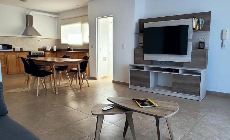 Linea Recta Sur- Aguila Mora, departamento amplio de 3 dormitorios a pasos del mar - Ferienwohnung Puerto Madryn