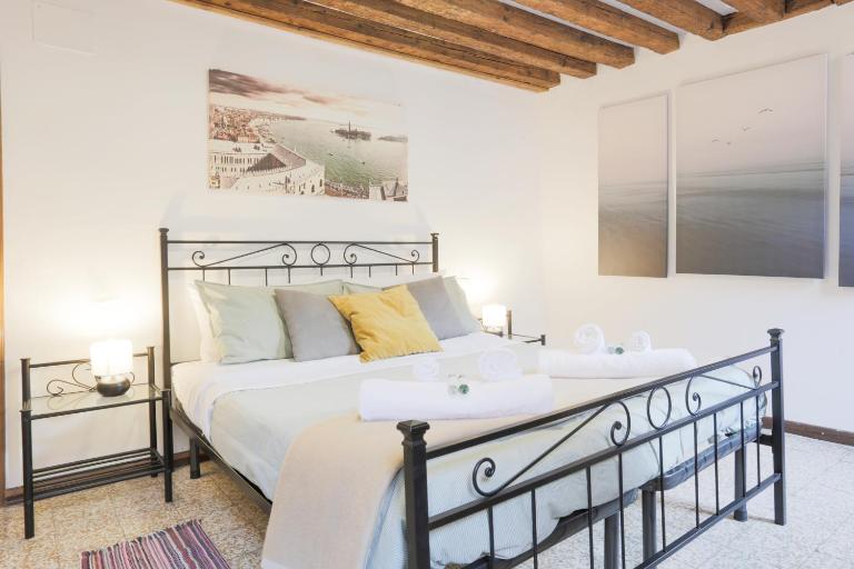 SANTA CROCE GUEST HOUSE - B&B Venice
