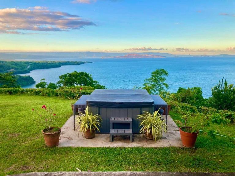 Ataalaya Farmhouse - B&B Batangas