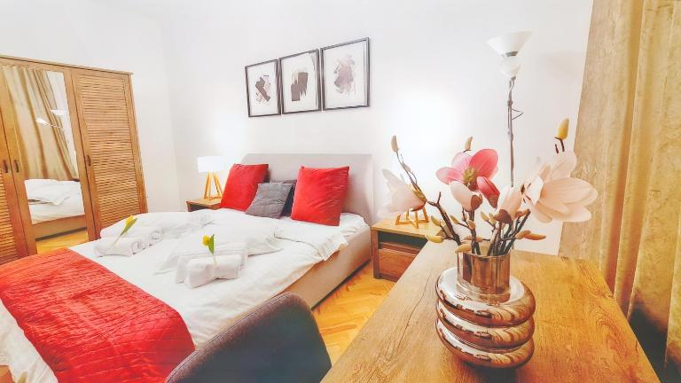 Spacious 5* luxury in historic center free parking - B&B Cluj-Napoca