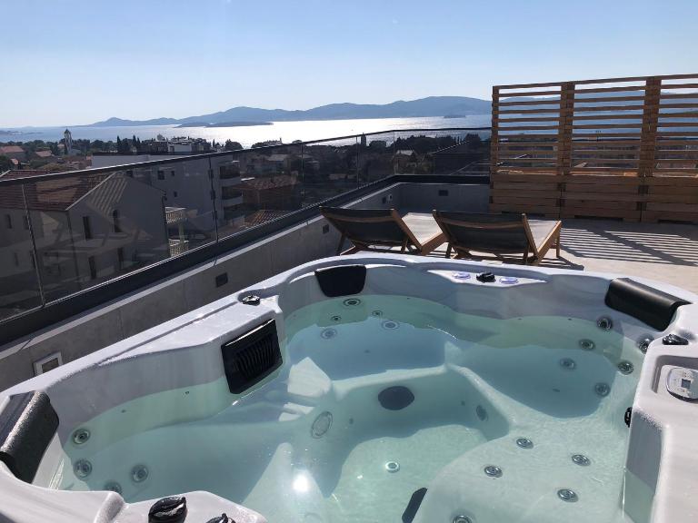 Apartment Rose Garden - B&B Sv. Filipi i Jakov