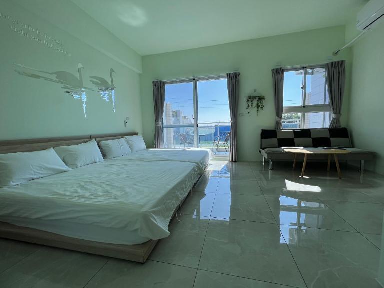 興達港民宿Xingda Port Homestay - Bed and Breakfast Qieding