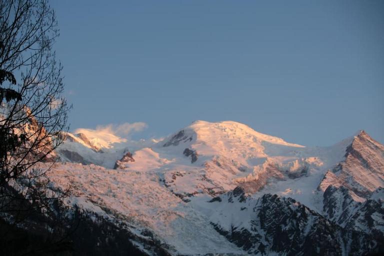 Three Bedroomed Chalet Apartment - Ferienwohnung Chamonix