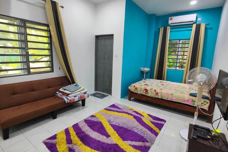 Homestay D Paya Jauh - Bed and Breakfast Temerluh