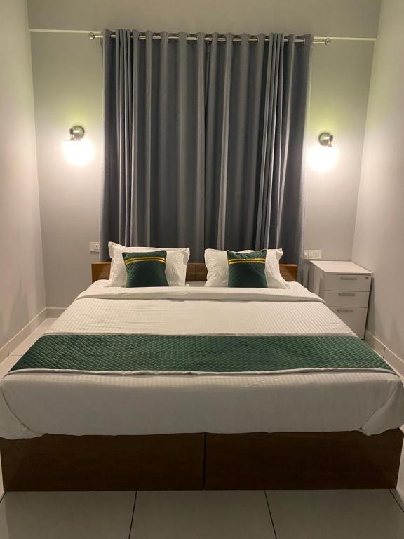 HOLLYWOOD Rooms - B&B Ganapathivattam