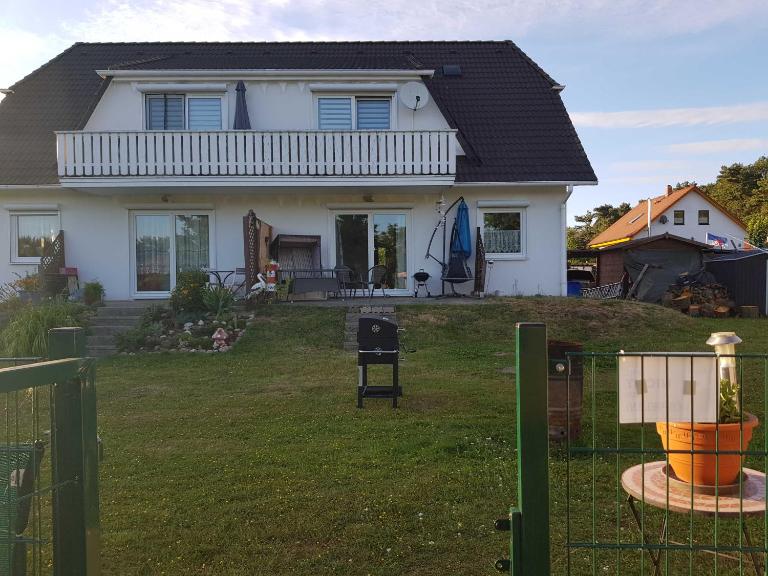 Ferienwohnung am Teich - B&B Lütow