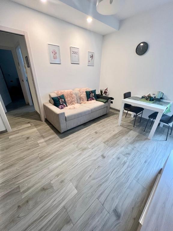 TIME TO ESCAPE 2 - Bed and Breakfast Tirano