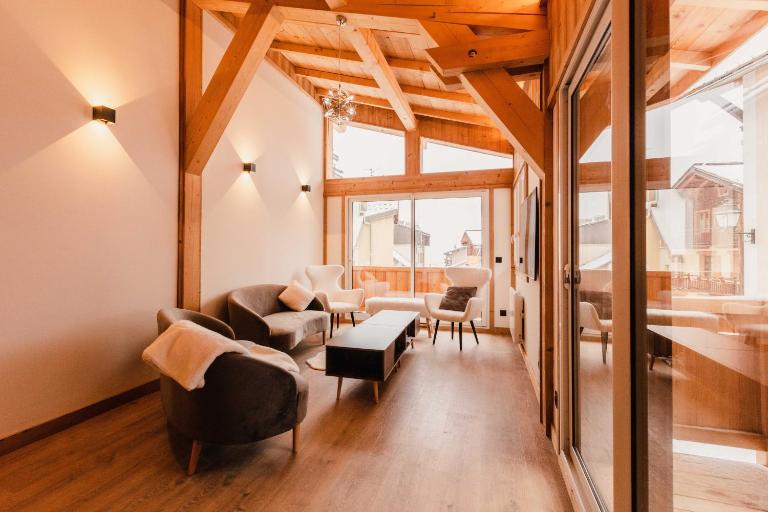 Chalet M, pied des pistes et garage - B&B Montgenèvre