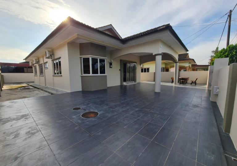 Air-home No 9 Kampung Boyan, 4BR, 9pax, Netflix - Chambres d'hôtes Taiping