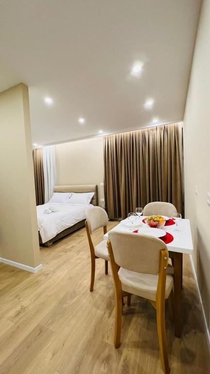 Kristi Apartments 03 - Bed and Breakfast Tirana