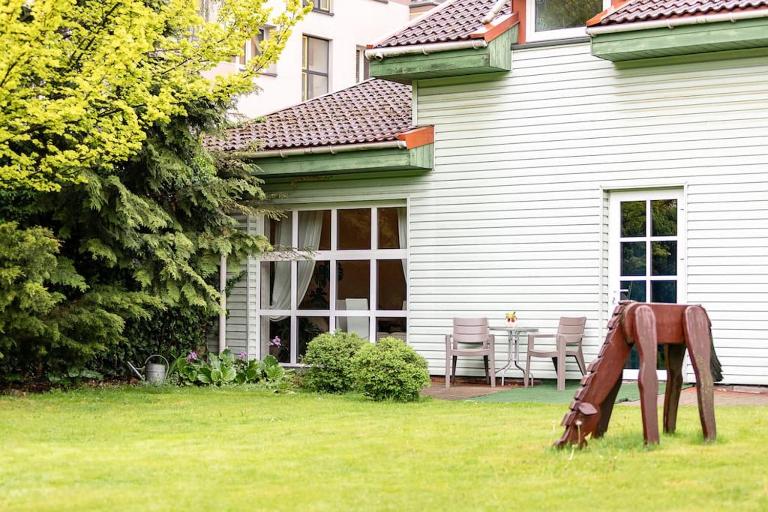 New House, Private Garden & Parking City Center - Bed and Breakfast Klaipėda