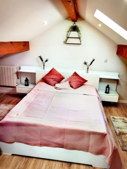 Chaleureuse Maisonnette Lyon - Chambres d'hôtes Meyzieux