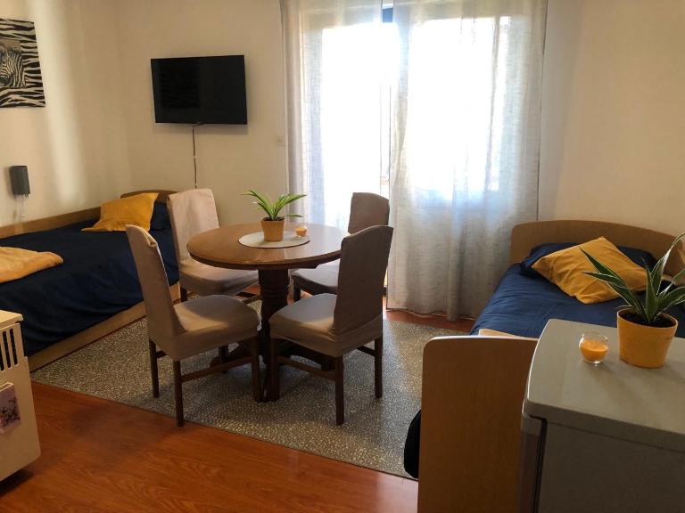 STUDIO APARTMAN MARINJAK - Bed and Breakfast Belišće
