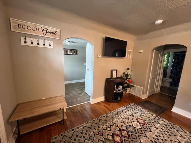 Roomy single bedroom with a huge back yard - B&B Billings Metropolitan Area