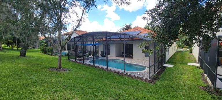 Cheerful 4bed 3bath with pool home near Disney - B&B Kissimmee