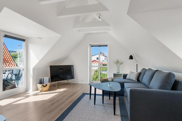 Beautiful Two-Storey, Central Holiday Home - Damgårdsvej 15A - B&B Løkken