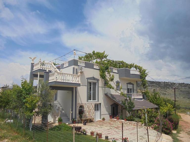 Vila Viktori - B&B Ksamil