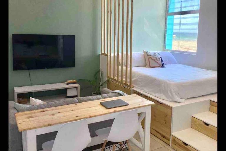 Beachside Studio Apartment on Surfers Corner - B&B Cape Town