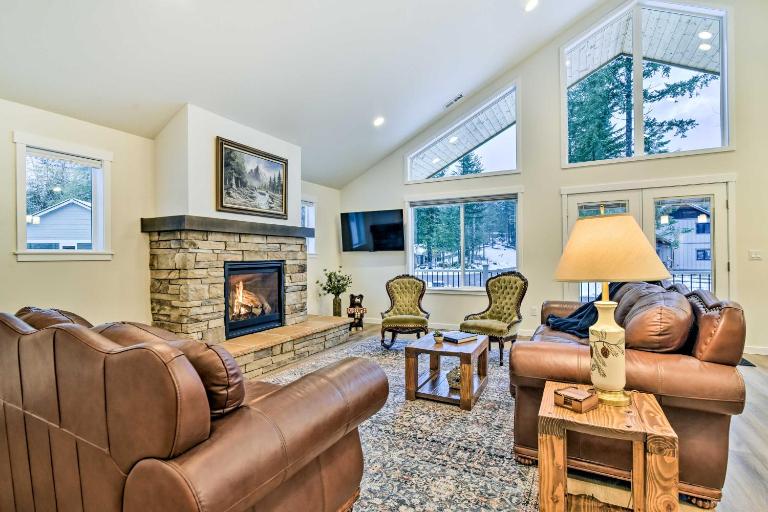 Family-Friendly Packwood Retreat w/ Deck! - B&B Packwood