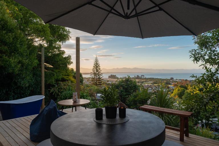 Tosswill Road - Bay Vista - B&B Nelson
