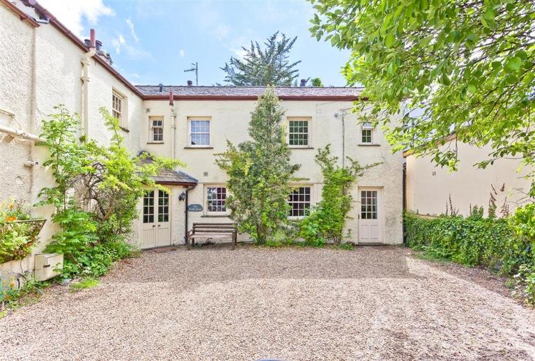 Bridge House with private hot tub, Coniston - B&B Coniston