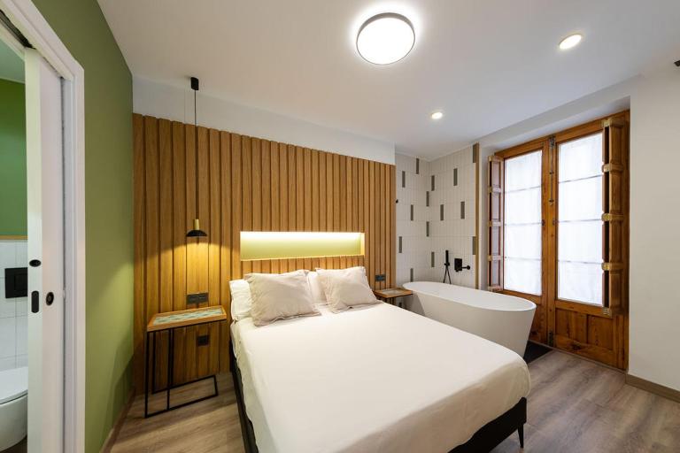 Precioso loft con bañera de isla - B&B Alcoy