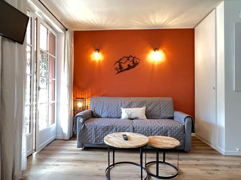 T3 rénové avec balcon, vue montagne et Parking. - Chambres d'hôtes Cauterets
