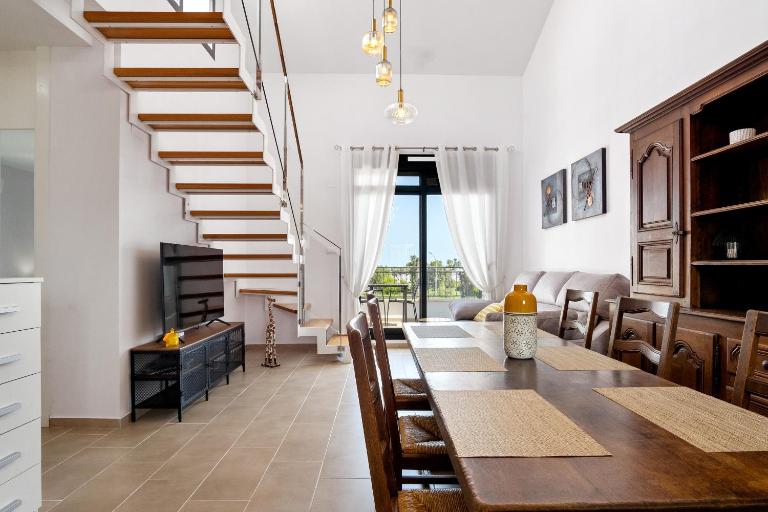 CB Living - Cosy loft with terrace, Villamartin - B&B Alicante