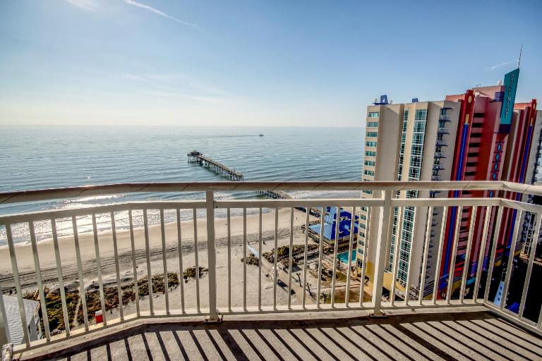 Prince Resort Oceanfront 1834 at Cherry Grove Pier - Bed and Breakfast Myrtle Beach