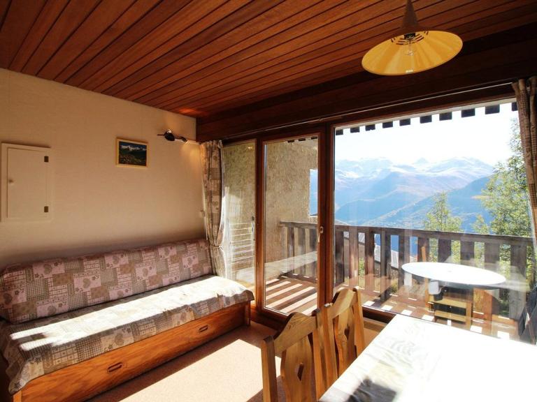 Studio cabine au pied des pistes avec balcon et parking gratuit, proche commerces - Auris en Oisans - FR-1-297-69 - Chambres d'hôtes Auris