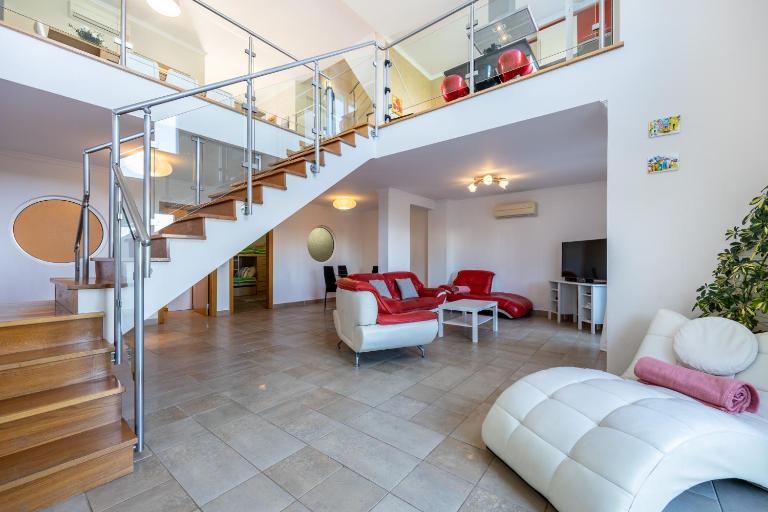 Your Villa Algarve Private pool 5 min walk to beach - B&B Burgau