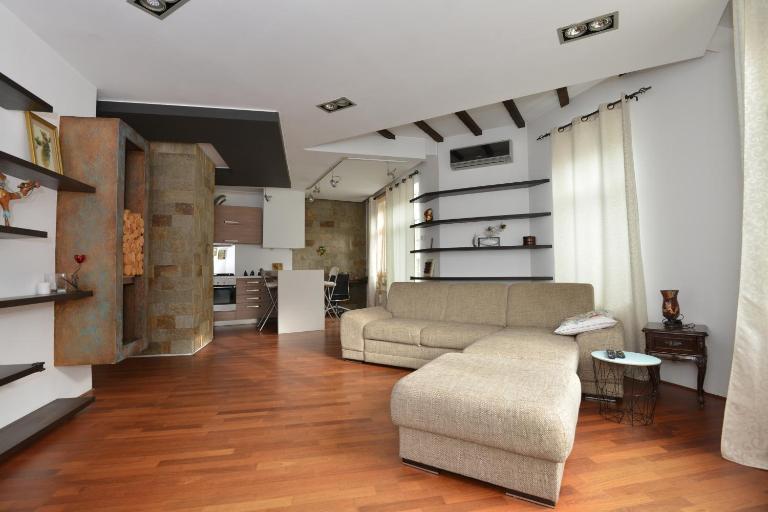 Old Town Apartment Lipscani - B&B Bucarest