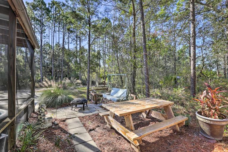 Keaton Beach Escape w/ Hot Tub < 2 Mi to Shore - B&B Perry