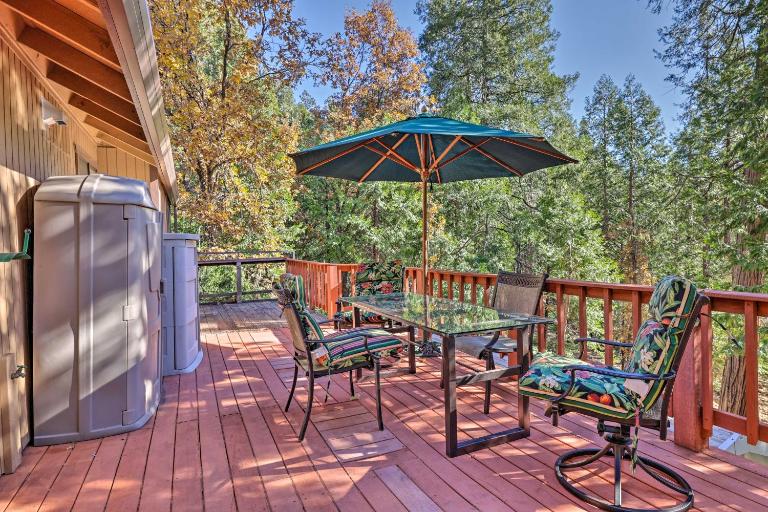 Deck w/ Forest Views: Quiet Twain Harte Cabin! - B&B Twain Harte