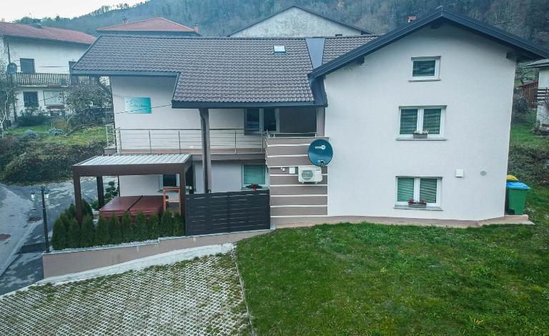 Hiša Bohinc z wellnessom - Chambres d'hôtes Tolmin