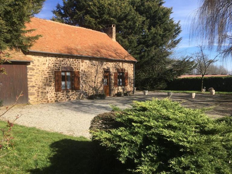Maison de campagne au calme, jardin, cheminée, proche village et loisirs - FR-1-410-170 - Bed and Breakfast Vernie