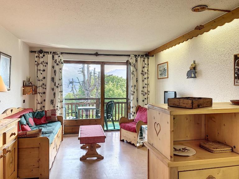 Studio agréable au centre de Combloux avec parking - FR-1-560-35 - Chambres d'hôtes Combloux