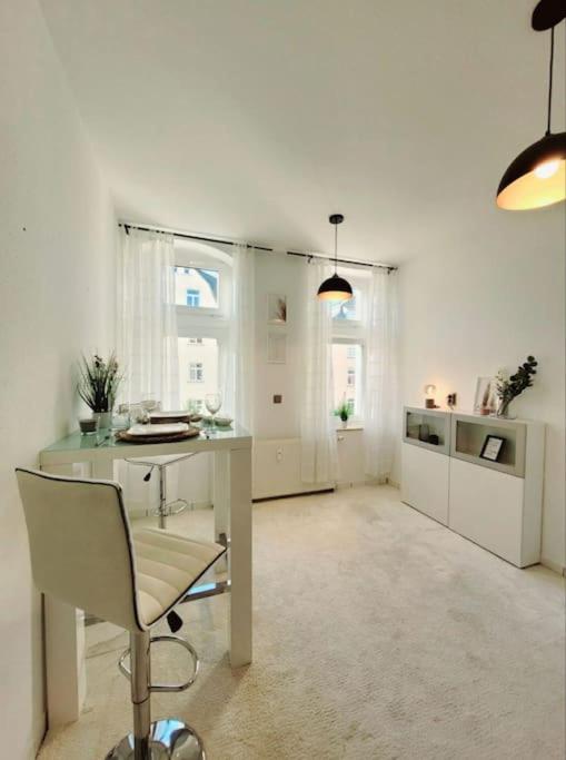 Gemütliches helles Appartement - Bed and Breakfast Dresden