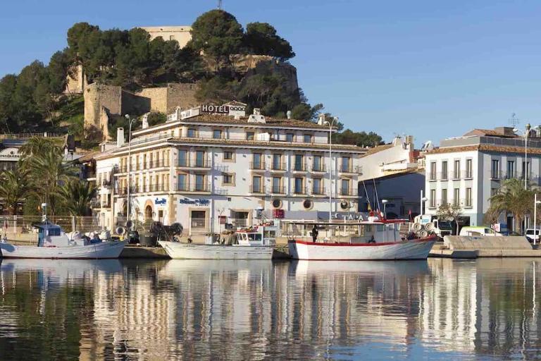 Brisa del puerto a pasos del mar y centro de DENIA - B&B Denia