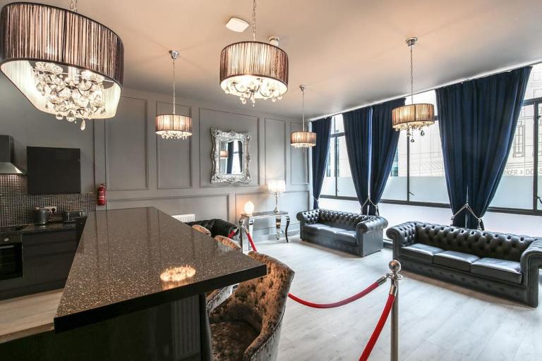 The V.I.P Suite - Sleeps 24! Best for large groups - B&B Liverpool