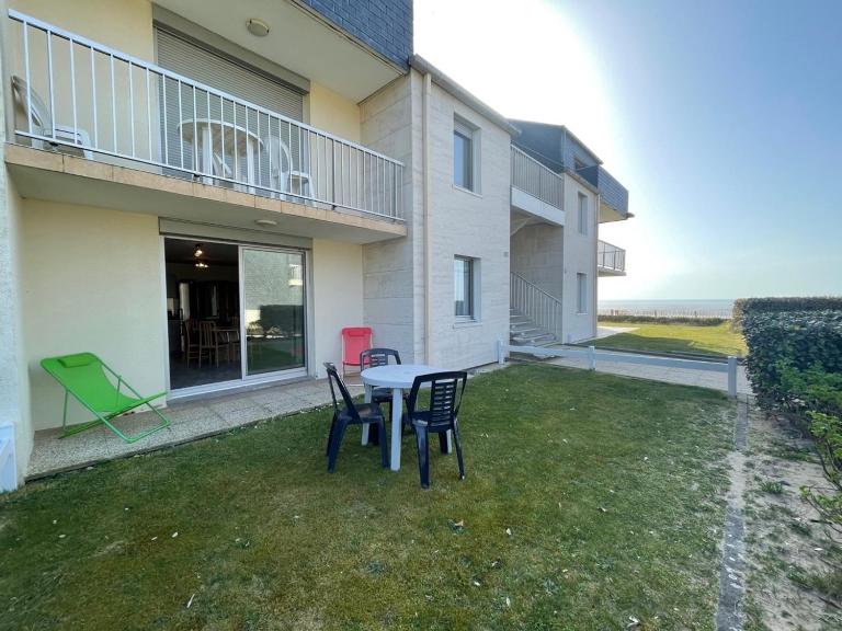 Appartement à 50m plage avec terrasse et jardin - FR-1-361-14 - B&B Jullouville