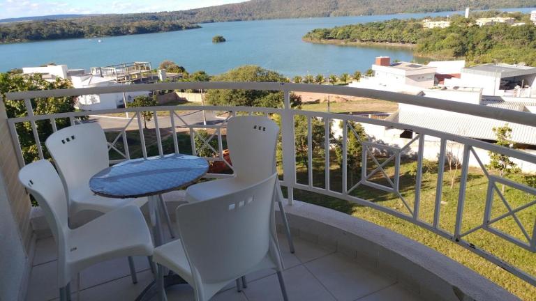 Apartamento encantador de frente ao lago Corumbá - B&B Caldas Novas
