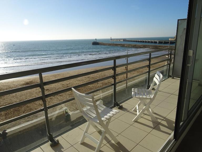 T3 face plage avec balcon et parking, aux Sables-d'Olonne - FR-1-92-808 - Chambres d'hôtes Les Sables d'Olonne