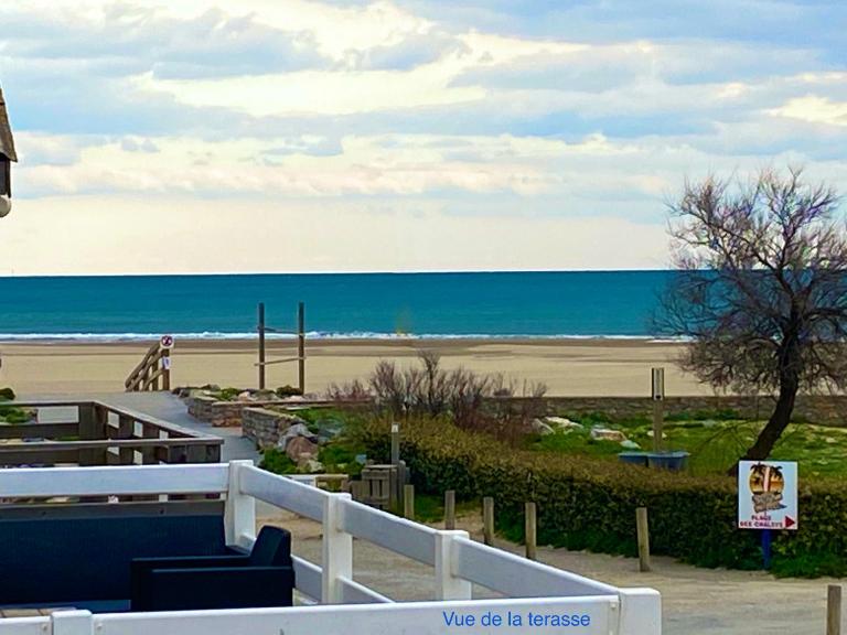 Chalet L' Aliénor avec JACUZZI VUE MER 1ère ligne - B&B Gruissan