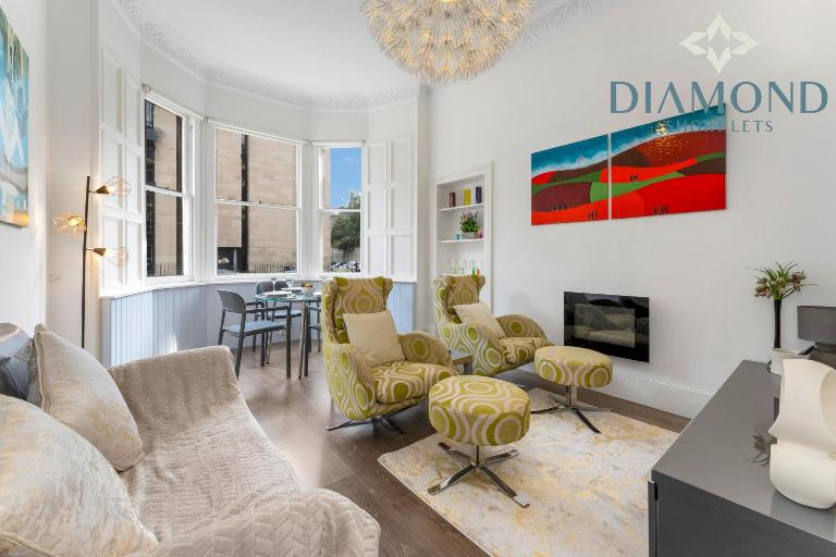 Spacious 1 Bed Ground Floor Apartment with Garden - B&B Edinburgh