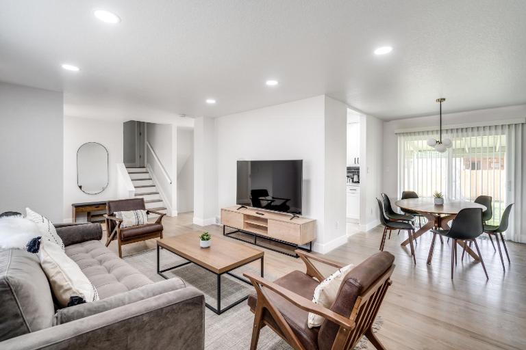 #Marbella Lane - Modern & Spacious 4BR Retreat in Arvada - Bed and Breakfast Arvada