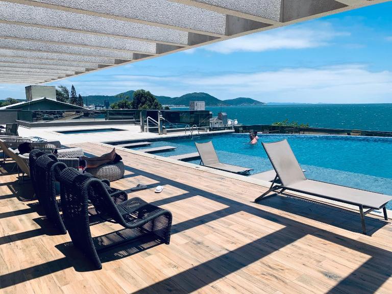 Cobertura com jacuzzi e churrasqueira privada - Praia dos Ingleses - B&B Florianópolis