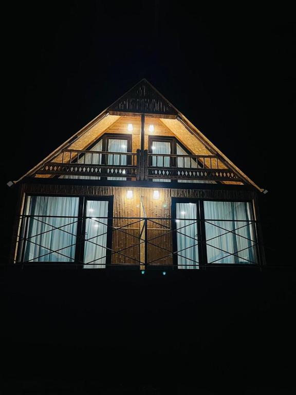 Bamboo Cottages Kazbegi - B&B Stepantsminda